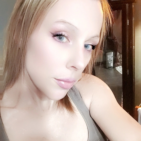 Meet your Posher, Brandi - Picture 1 of 11